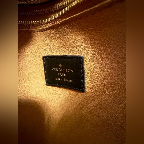 Authentic Louis Vuitton on my side handbag EUC - Picture 8 of 8